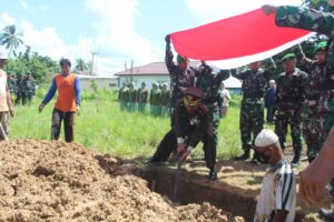 Suasana Haru Iringi Pemakaman Militer Kopka Purnomo, Babinsa Sungai Pandan yang Dikenal Berdedikasi Tinggi