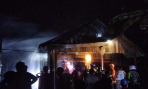 Tragis! Kebakaran Lampihong Balangan, Ibu dan Anak Kehilangan Rumah Terpaksa Tinggal di Tenda Darurat