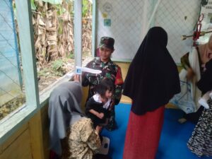Babinsa Koramil Batumandi Aktif Dampingi Posyandu, Perkuat Upaya Cegah Stunting di Tariwin Balangan