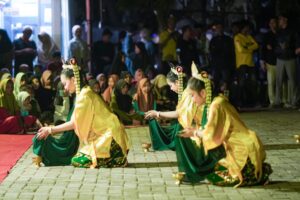 Malam Budaya Tanaharum Guncang Banjang HSU, Ratusan Warga Terpukau Aksi Seniman Muda
