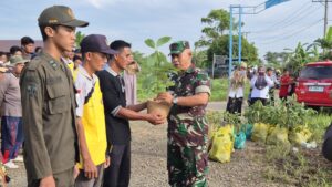 Hijaukan Desa, Kodim 1001/HSU-BLG Tanam 300 Pohon Buah di Pondok Babaris