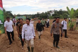 Dukung Swasembada Pangan Nasional, Polres Balangan Tanam Jagung Serentak di Batupiring