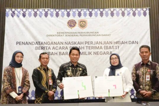 Pemkab Balangan Terima Hibah Bus Sekolah dari Kementerian Perhubungan