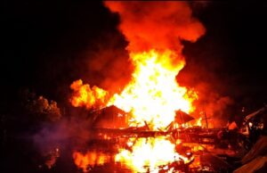 Headline News: Satu Rumah Warga di Sungai Durait Tengah HSU Ludes Terbakar Saat Tarawih