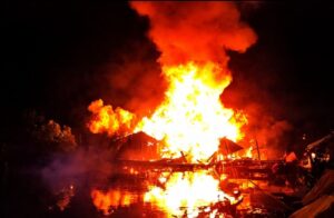 Headline News: Satu Rumah Warga di Sungai Durait Tengah HSU Ludes Terbakar Saat Tarawih