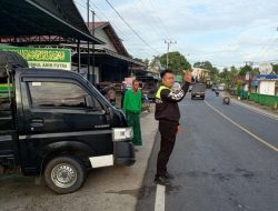Tabrakan Pick Up di HST: Gagal Salip di Subuh Hari, Satu Penumpang Dilarikan ke RSUD Damanhuri Barabai